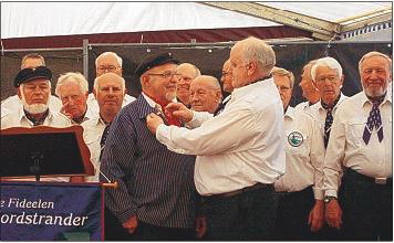 Goldene S&auml;ngerbundnadel f&uuml;r Audi Paulsen