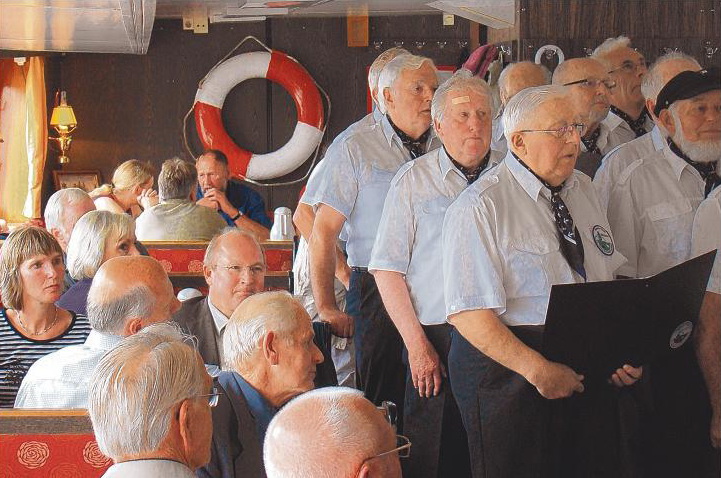 Auftritt auf dem Adlerschiff in Strucklahnungsh&ouml;rn (Sep 2010)